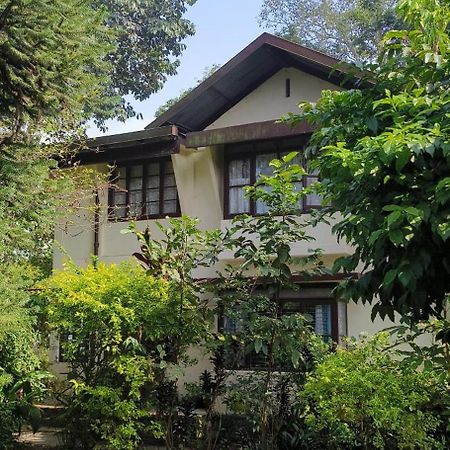 Aam'S Courtyard Hotel กาลิมปง ภายนอก รูปภาพ